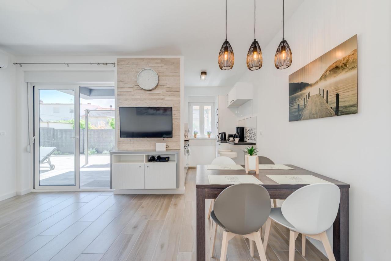 New, Private Heated Swimming Pool, Free Parking, Trogir Centar Apartment Luaran gambar