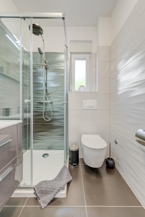 New, Private Heated Swimming Pool, Free Parking, Trogir Centar Apartment Luaran gambar