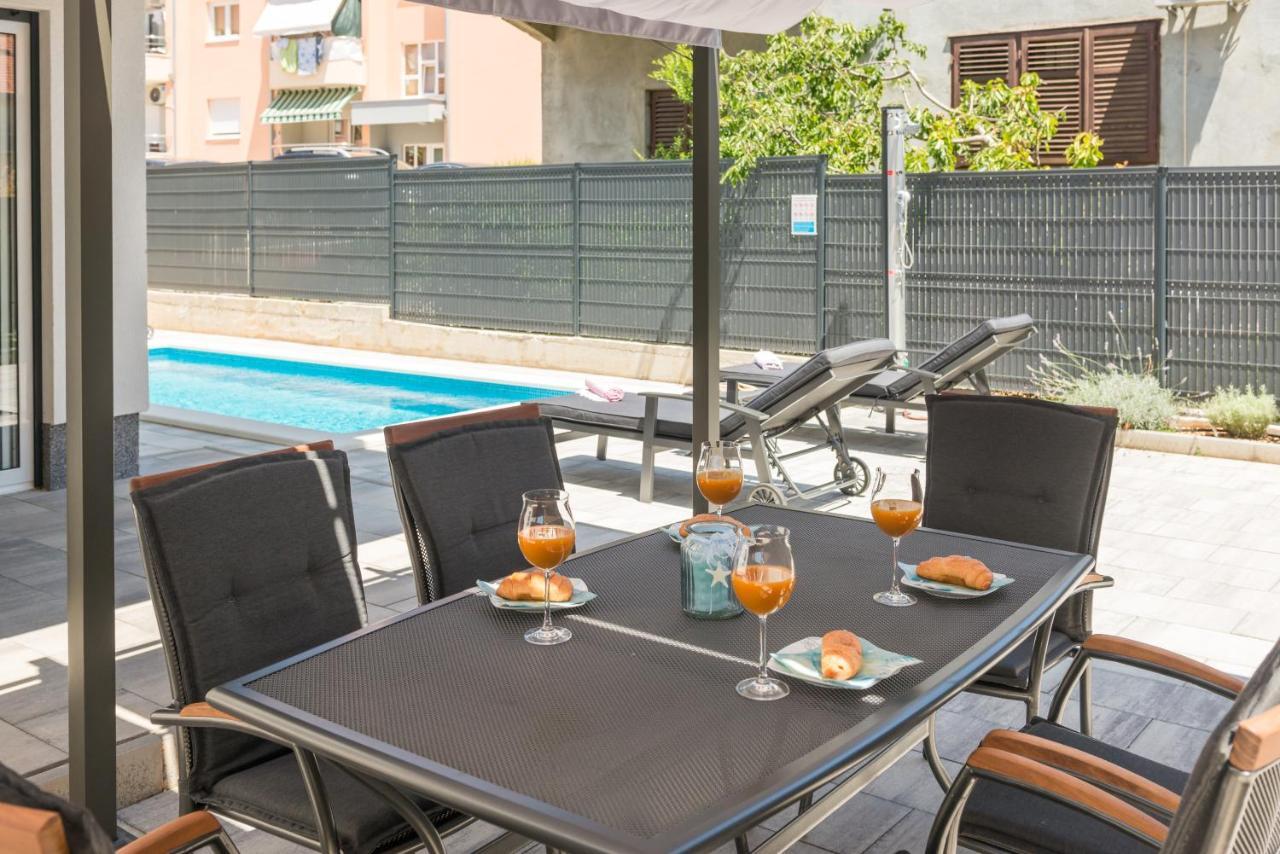 New, Private Heated Swimming Pool, Free Parking, Trogir Centar Apartment Luaran gambar