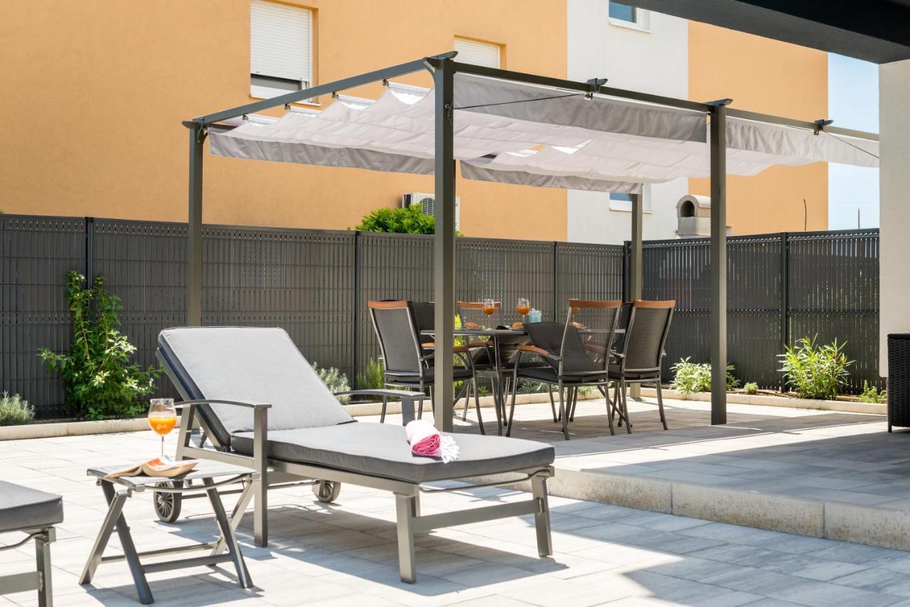 New, Private Heated Swimming Pool, Free Parking, Trogir Centar Apartment Luaran gambar