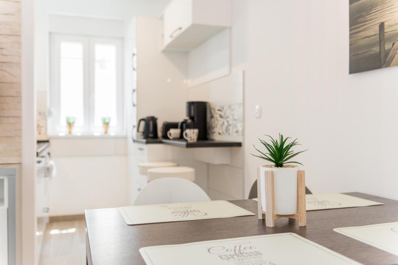 New, Private Heated Swimming Pool, Free Parking, Trogir Centar Apartment Luaran gambar
