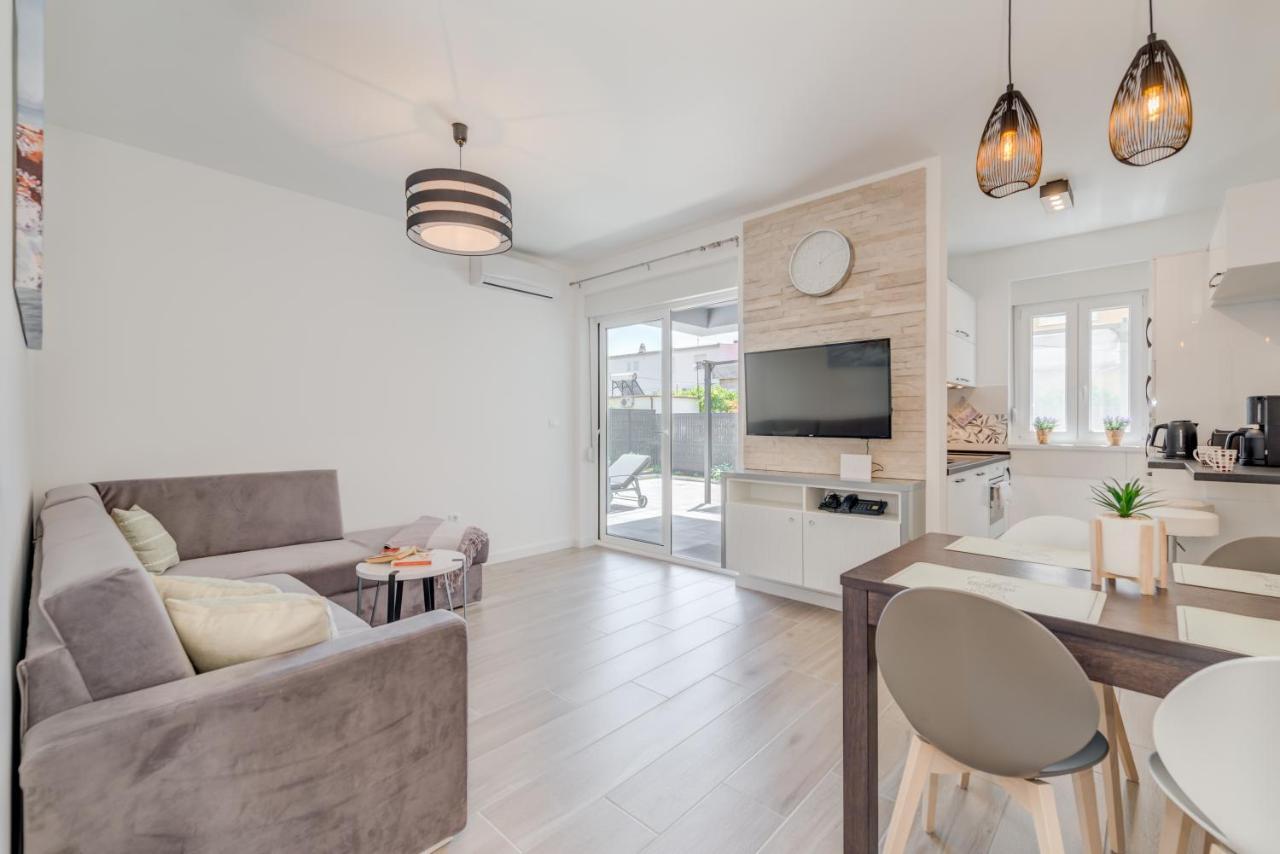 New, Private Heated Swimming Pool, Free Parking, Trogir Centar Apartment Luaran gambar