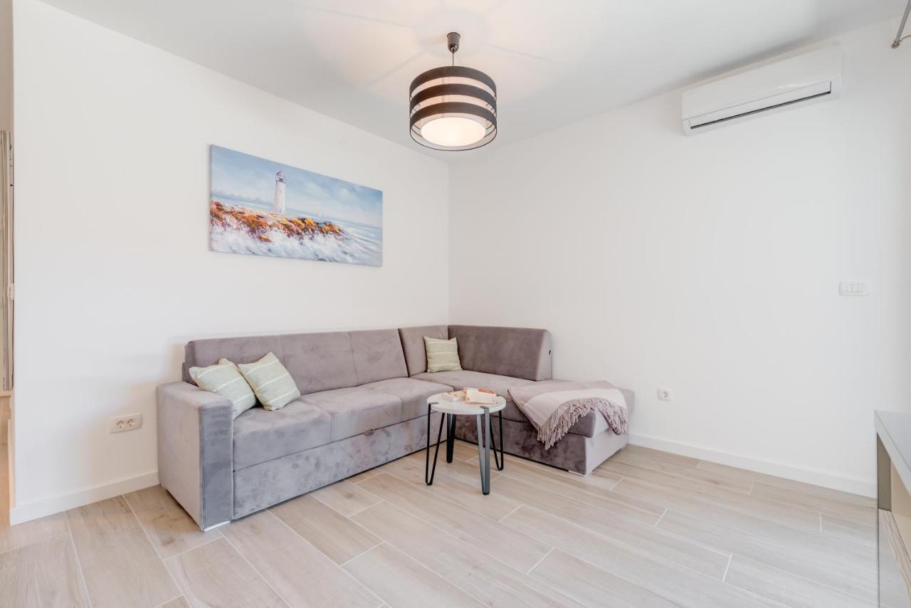 New, Private Heated Swimming Pool, Free Parking, Trogir Centar Apartment Luaran gambar