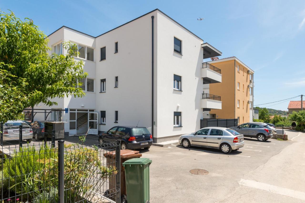 New, Private Heated Swimming Pool, Free Parking, Trogir Centar Apartment Luaran gambar